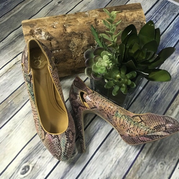 BCBGeneration Pink Snakeskin Platform Heels - Picture 4 of 6